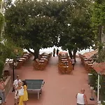 Floria מלון 4*