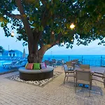 Floria Ξενοδοχείο 4*