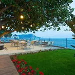 Floria Ξενοδοχείο